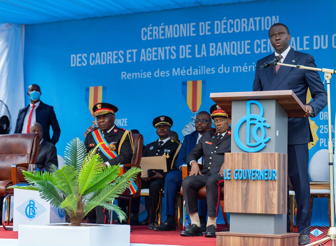 Après 17 ans d'attente, la Banque centrale du Congo récompense 1 262 cadres et agents pour leur loyauté envers la République